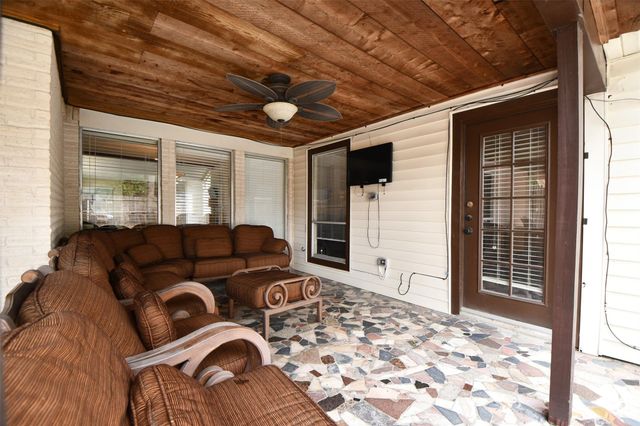 306 Priscilla Court, Houston, TX 77015