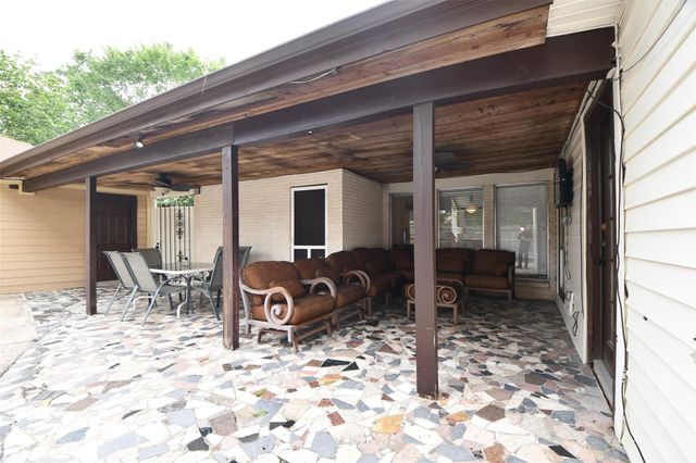 306 Priscilla Court, Houston, TX 77015