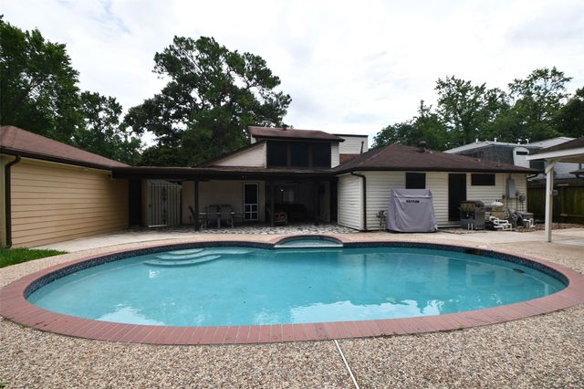 306 Priscilla Court, Houston, TX 77015