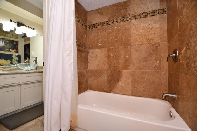 306 Priscilla Court, Houston, TX 77015