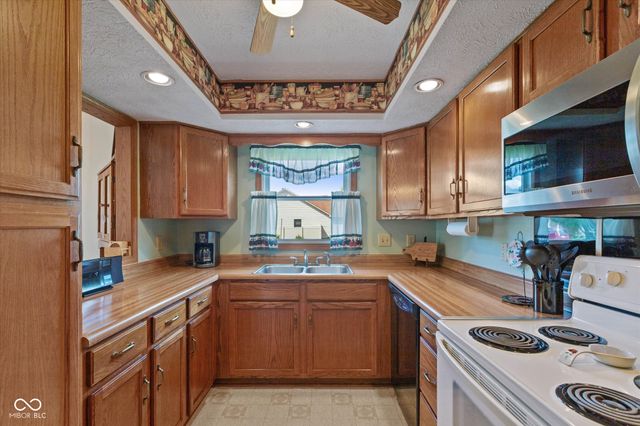 1068 Mikes Way, Greenwood, IN 46143