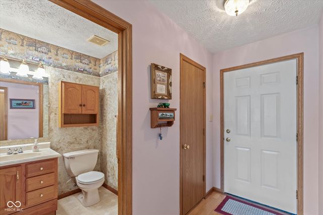 1068 Mikes Way, Greenwood, IN 46143