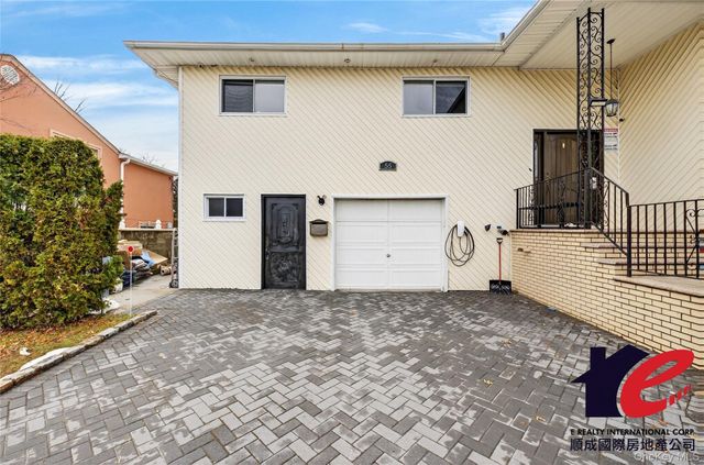 55 Executive Drive, Manhasset Hills, NY 11040