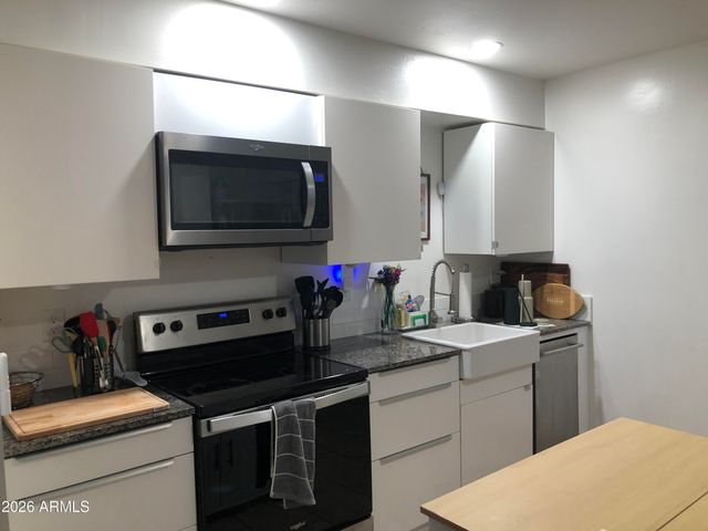 2103 S Granada Drive Apt 8, Tempe, AZ 85282