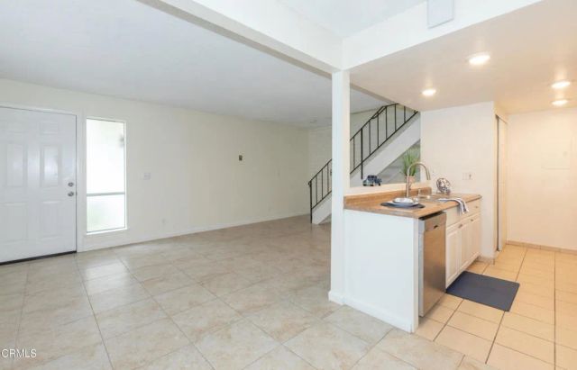 1231 Saratoga Avenue, Ventura, CA 93003