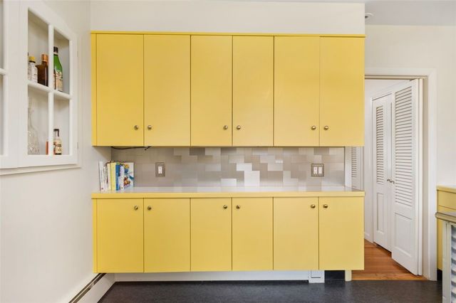 39 Greening Lane, Cranston, RI 02920