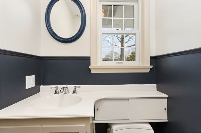 39 Greening Lane, Cranston, RI 02920