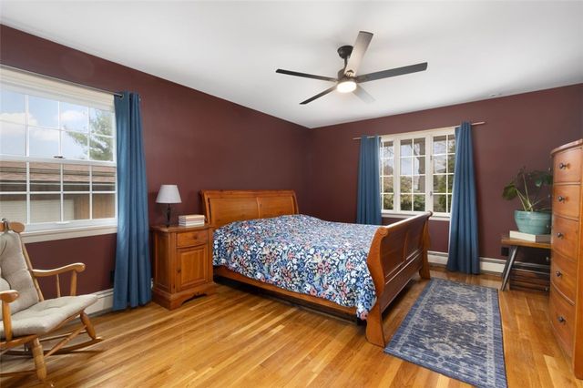 39 Greening Lane, Cranston, RI 02920