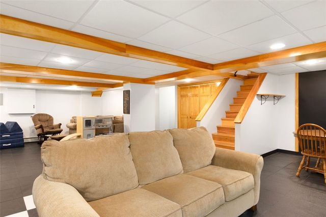 39 Greening Lane, Cranston, RI 02920