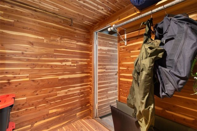 39 Greening Lane, Cranston, RI 02920