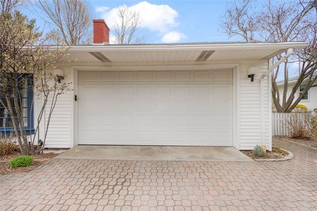 39 Greening Lane, Cranston, RI 02920