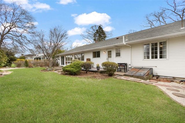 39 Greening Lane, Cranston, RI 02920