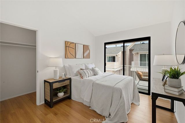2300 Carnegie Lane 4, Redondo Beach, CA 90278