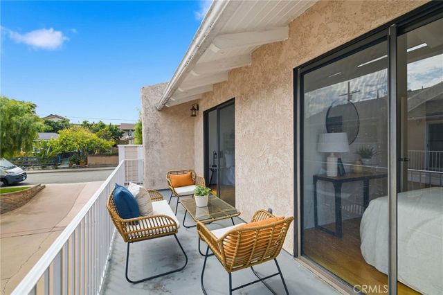2300 Carnegie Lane 4, Redondo Beach, CA 90278