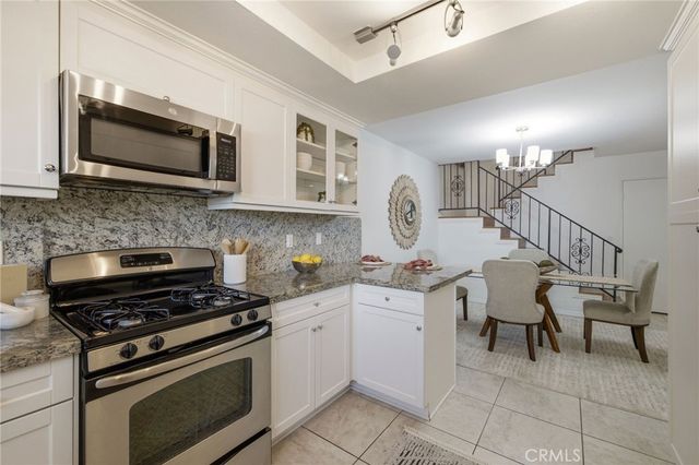 2300 Carnegie Lane 4, Redondo Beach, CA 90278