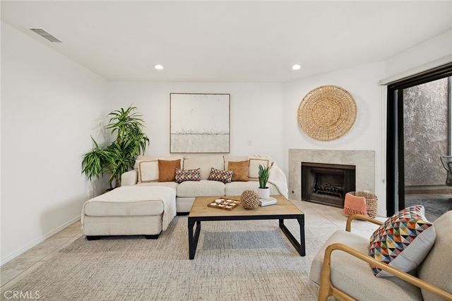 2300 Carnegie Lane 4, Redondo Beach, CA 90278