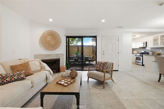 2300 Carnegie Lane 4, Redondo Beach, CA 90278