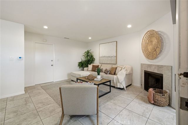 2300 Carnegie Lane 4, Redondo Beach, CA 90278
