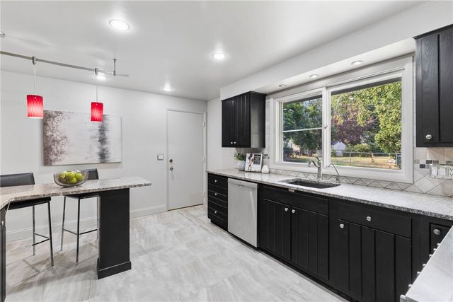 679 Heritage Drive, Greece, NY 14615