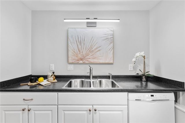 679 Heritage Drive, Greece, NY 14615