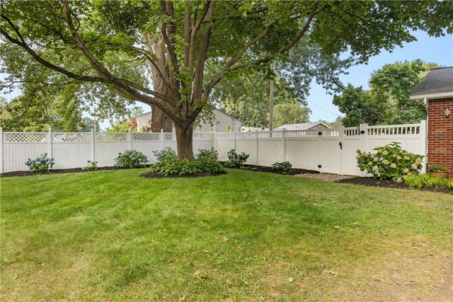 679 Heritage Drive, Greece, NY 14615