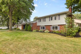 679 Heritage Drive, Greece, NY 14615