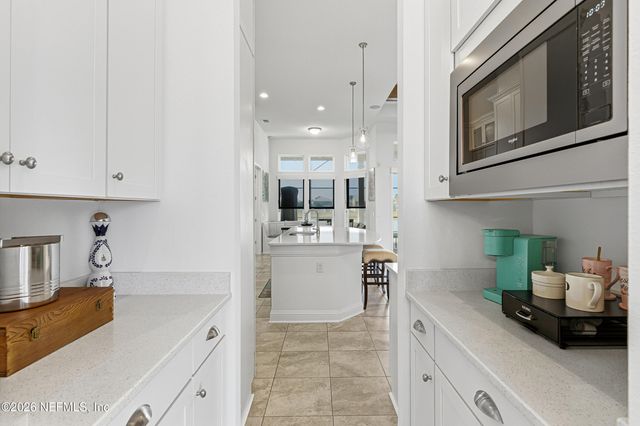 374 TOPSIDE Drive, St. Johns, FL 32259