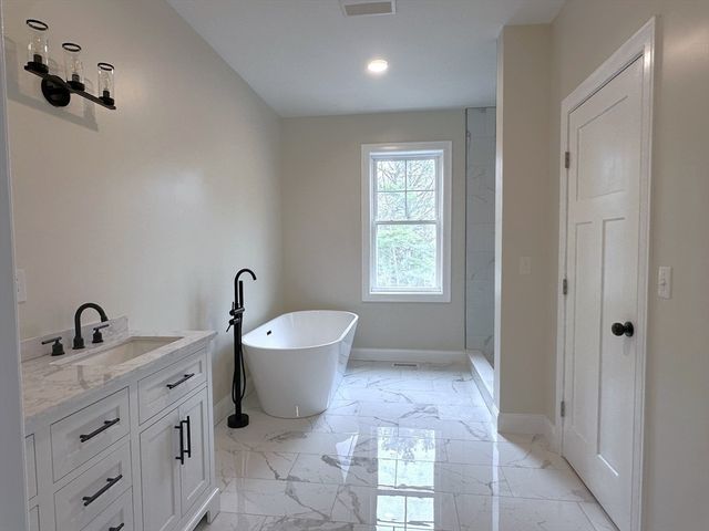 26 James Ave, Westport, MA 02790