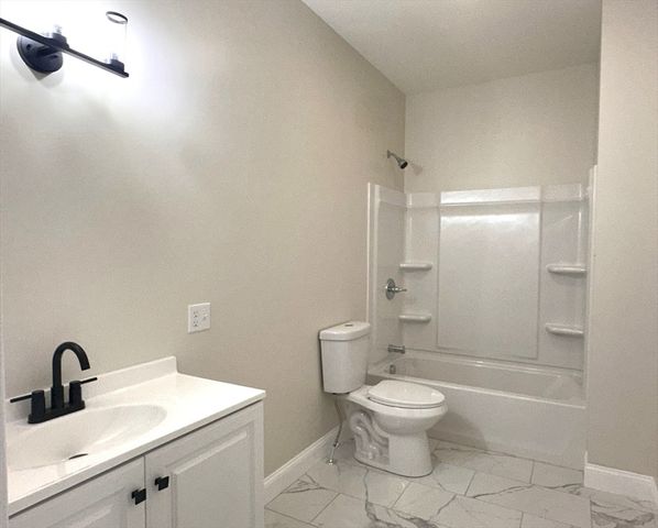 26 James Ave, Westport, MA 02790
