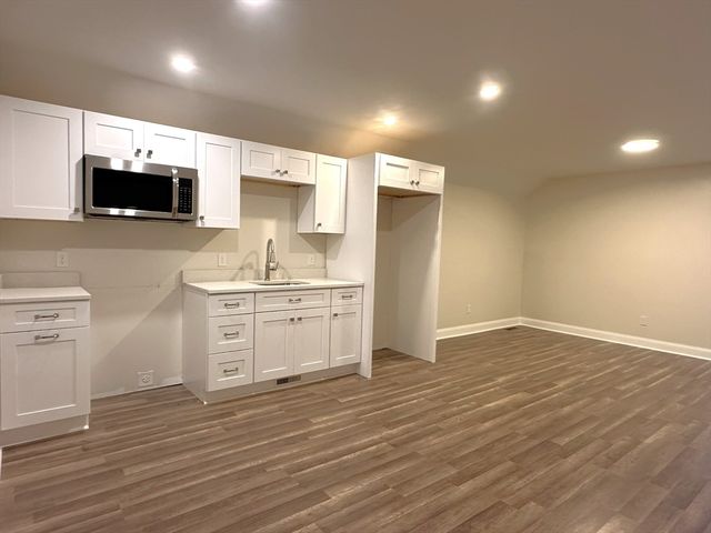 26 James Ave, Westport, MA 02790