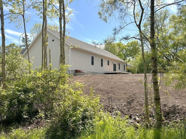 26 James Ave, Westport, MA 02790