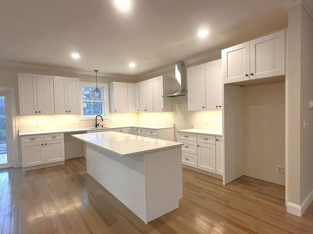 26 James Ave, Westport, MA 02790