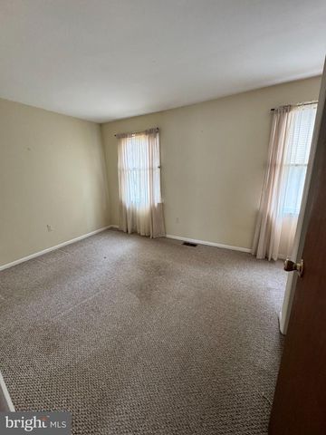 16 PIN OAK LN, Tuckerton, NJ 08087