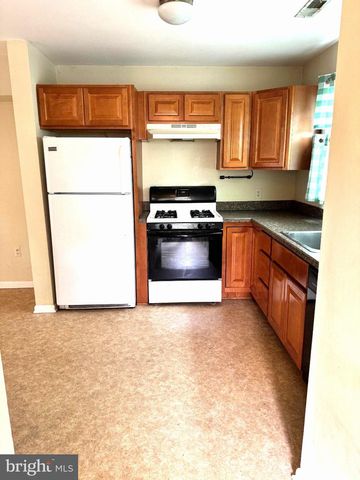 16 PIN OAK LN, Tuckerton, NJ 08087