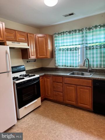 16 PIN OAK LN, Tuckerton, NJ 08087