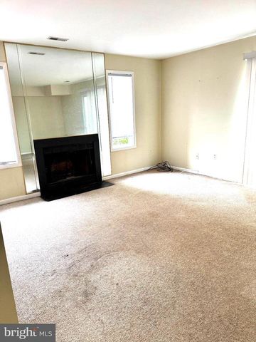 16 PIN OAK LN, Tuckerton, NJ 08087