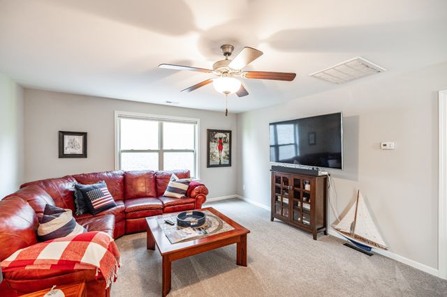 2044 Albatross Way, Gallatin, TN 37066