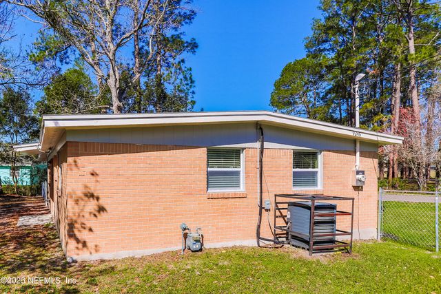 9246 SPOTTSWOOD Road, Jacksonville, FL 32208