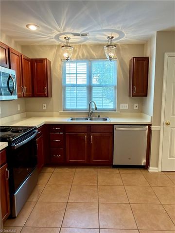 3792 Vanhoe Lane, Jamestown, NC 27282