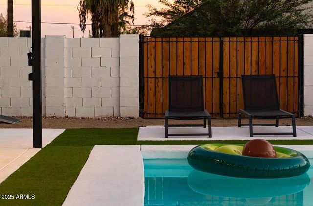1450 E Hoover Avenue, Phoenix, AZ 85006
