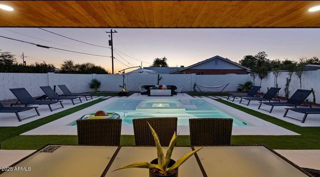 1450 E Hoover Avenue, Phoenix, AZ 85006