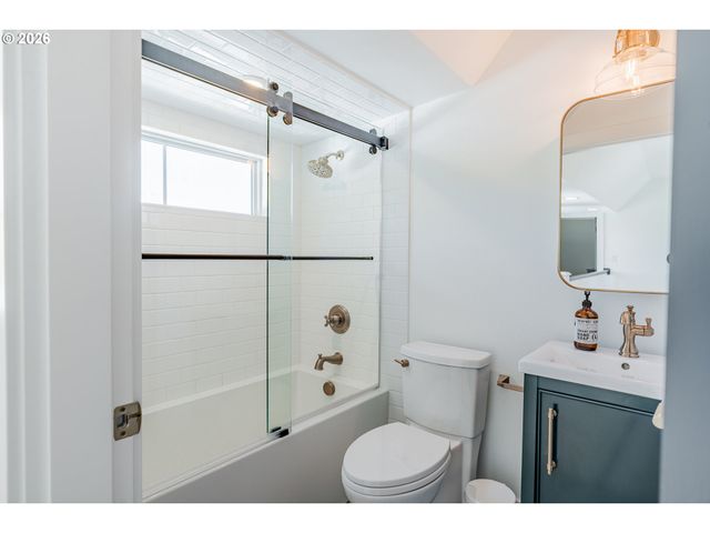 852 NORTHSHORE Rd, Lake Oswego, OR 97034