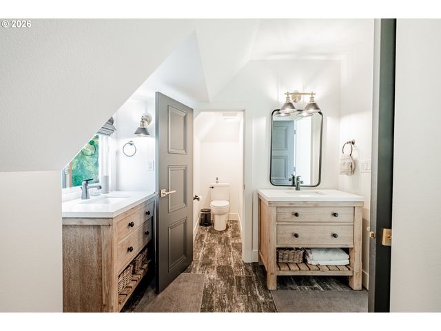 852 NORTHSHORE Rd, Lake Oswego, OR 97034