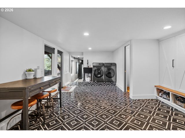 852 NORTHSHORE Rd, Lake Oswego, OR 97034