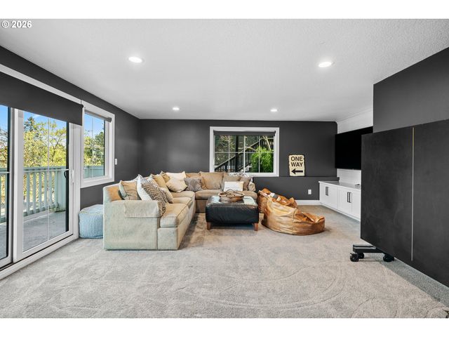 852 NORTHSHORE Rd, Lake Oswego, OR 97034
