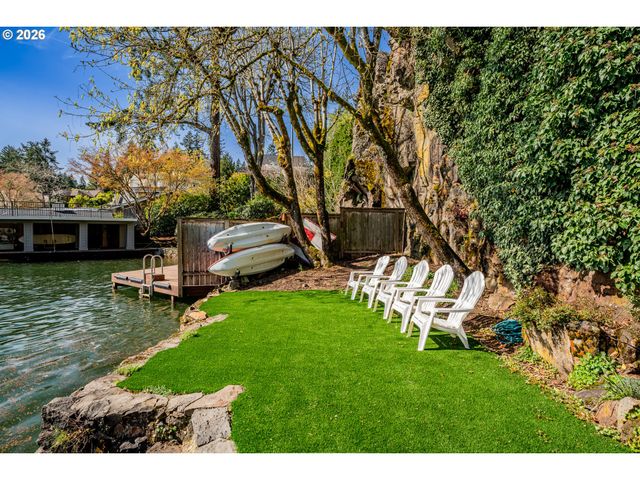 852 NORTHSHORE Rd, Lake Oswego, OR 97034