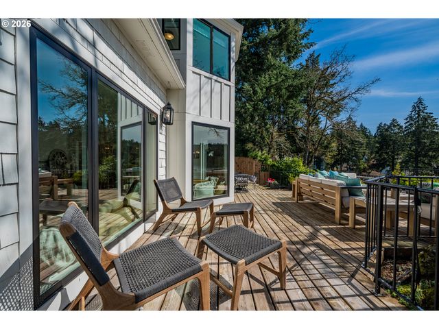 852 NORTHSHORE Rd, Lake Oswego, OR 97034