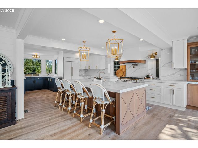 852 NORTHSHORE Rd, Lake Oswego, OR 97034
