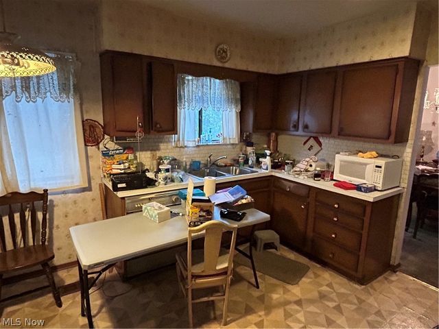 7809 York Road, Parma, OH 44130