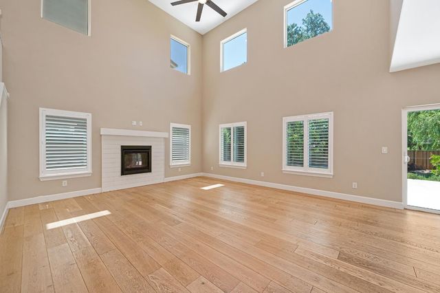 5460 2nd St, Rocklin, CA 95677